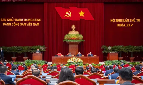 Xây dựng Đảng và hệ thống chính trị đủ sức lãnh đạo, tổ chức thực hiện các mục tiêu phát triển
