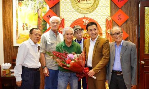 PHOTO: Nhà báo Vương Xuân Nguyên