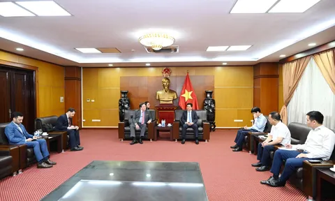 Bộ trưởng Bộ Công Thương, Trưởng Đoàn đàm phán Chính phủ về Thương mại với Hoa Kỳ Nguyễn Hồng Diên tiếp Ngài Marc E. Knapper, Đại sứ đặc mệnh toàn quyền Hợp chúng quốc Hoa Kỳ tại Việt Nam