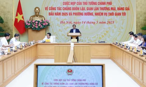Thủ tướng: Buôn lậu, hàng giả là vấn đề lớn, phải ngăn chặn, đẩy lùi và chấm dứt