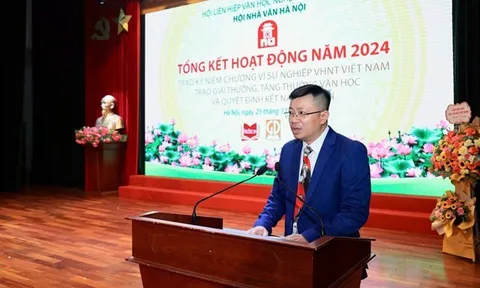 Tác giả Đinh Văn Bình ra mắt tập thơ “Đuốc sáng” và ca khúc “Tự hào báo chí Việt Nam”