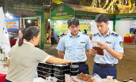 Tuyên truyền, kiểm tra, giám sát phiên chợ giới thiệu, quảng bá sản phẩm của vùng đồng bào dân tộc thiểu số và miền núi tỉnh Cao Bằng