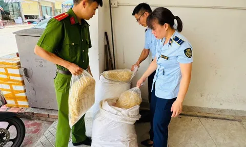 Phát hiện, thu giữ 100 kg ruốc gà không rõ nguồn gốc