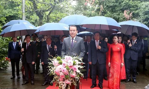Dâng hương tưởng niệm các Vua Hùng trước thềm Đại hội Đảng bộ tỉnh Phú Thọ lần thứ I