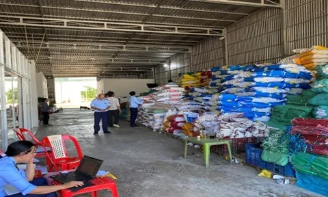 An Giang: Phát hiện, tạm giữ lô hàng trị giá 450 triệu nghi vấn xâm phạm quyền đối với nhãn hiệu