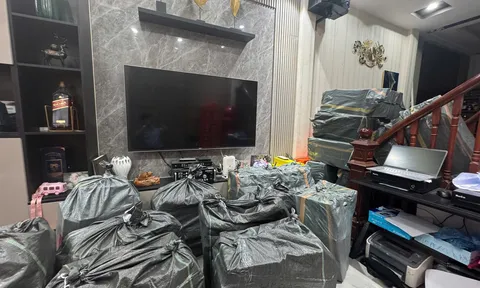 Phát hiện gần 6.000 sản phẩm giày dép giả mạo nhãn hiệu nổi tiếng tại Hà Nội