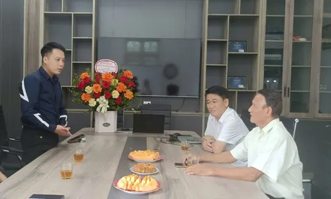Hội HATAP thăm và chúc mừng Công ty Roson Việt Nam – Điển hình doanh nghiệp hội viên tiêu biểu nhân Ngày Doanh nhân Việt Nam 13/10