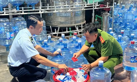 Phát hiện xưởng sản xuất nước khoáng Lavie giả