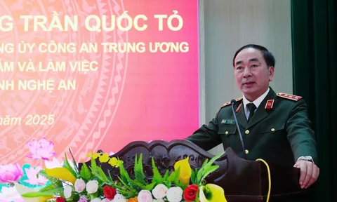 Thứ trưởng Trần Quốc Tỏ thăm, động viên lực lượng Công an cơ sở trên địa bàn tỉnh Nghệ An