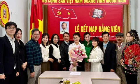 Kết nạp Đảng viên mới – Dấu ấn trong công tác xây dựng Đảng của Hội Chống hàng giả và Bảo vệ thương hiệu Hà Nội