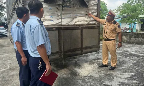 Phát hiện, xử lý vụ vận chuyển 6 tấn đường tinh luyện nhập lậu