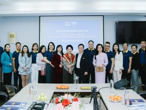 Tổ chức khóa đào tạo quản lý báo chí, truyền thông, truyền hình và phát triển thương hiệu