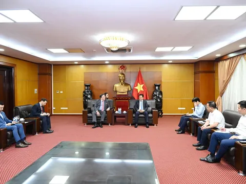 Bộ trưởng Bộ Công Thương, Trưởng Đoàn đàm phán Chính phủ về Thương mại với Hoa Kỳ Nguyễn Hồng Diên tiếp Ngài Marc E. Knapper, Đại sứ đặc mệnh toàn quyền Hợp chúng quốc Hoa Kỳ tại Việt Nam