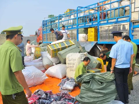 Thủ tướng chỉ đạo tiếp tục đẩy mạnh cao điểm đấu tranh ngăn chặn, đẩy lùi buôn lậu, gian lận thương mại