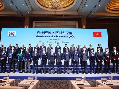 Tổng Bí thư Tô Lâm và Thủ tướng Hàn Quốc chứng kiến lễ trao các thỏa thuận hợp tác