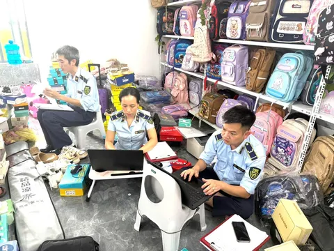 Thanh Hoá: Kịp thời ngăn chặn gần 2.000 sản phẩm có dấu hiệu vi phạm len lỏi vào thị trường
