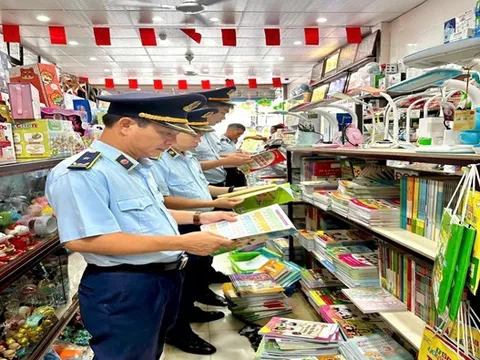 Hà Tĩnh: Xử phạt cơ sở tàng trữ xuất bản phẩm không rõ nguồn gốc