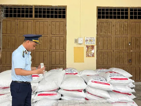 Quảng Trị: Tạm giữ hơn 3 tấn đường cát và trên 1.000 bao thuốc lá điếu lậu