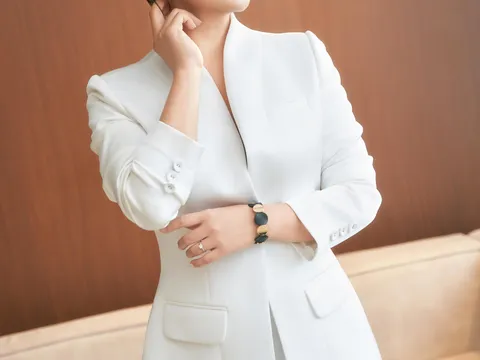 Từ cô giáo mỹ thuật đến nhà sáng lập thương hiệu thời trang Karoll: Hành trình dám mơ và dám làm của Đinh Thị Thúy Trang