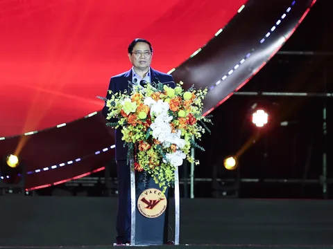 Thủ tướng kêu gọi chung sức đồng lòng, đồng cam cộng khổ, chia sẻ với đồng bào miền Trung