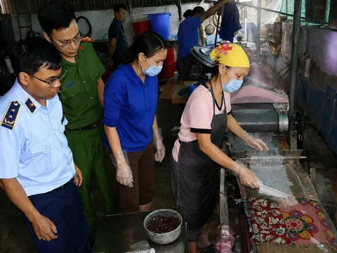 Sơn La: Phát hiện cơ sở làm bánh cuốn dùng hàn the, khởi tố người sản xuất