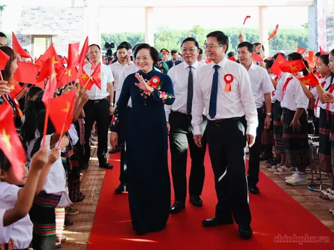 Phó Thủ tướng Phạm Thị Thanh Trà dự lễ khai giảng, khánh thành Trường Phổ thông nội trú A Lưới 3 (TP. Huế)