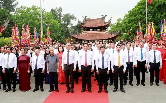 PHÚ THỌ TRANG NGHIÊM TỔ CHỨC LỄ GIỖ QUỐC TỔ LẠC LONG QUÂN, TƯỞNG NIỆM TỔ MẪU ÂU CƠ